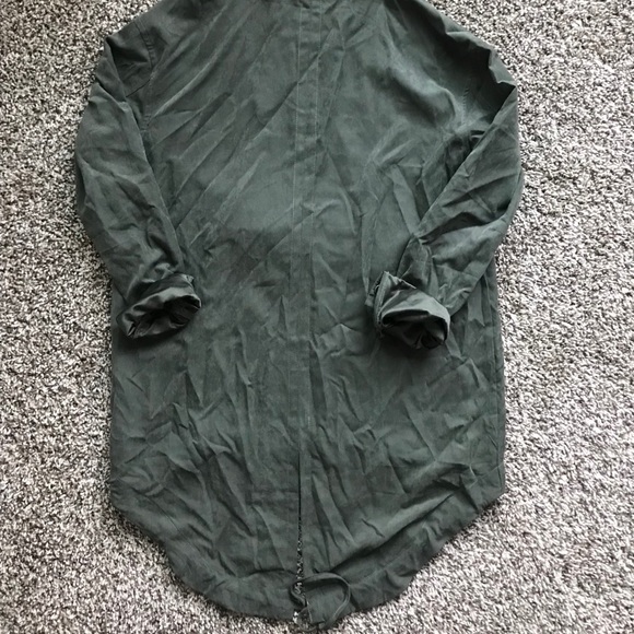 F21 Olive Pullover Top - Picture 2 of 2